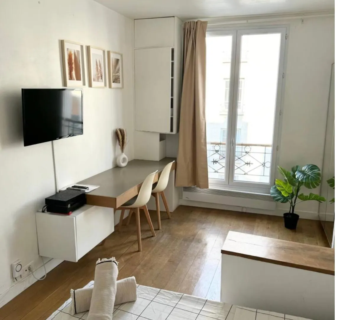 Pantheon Apartment