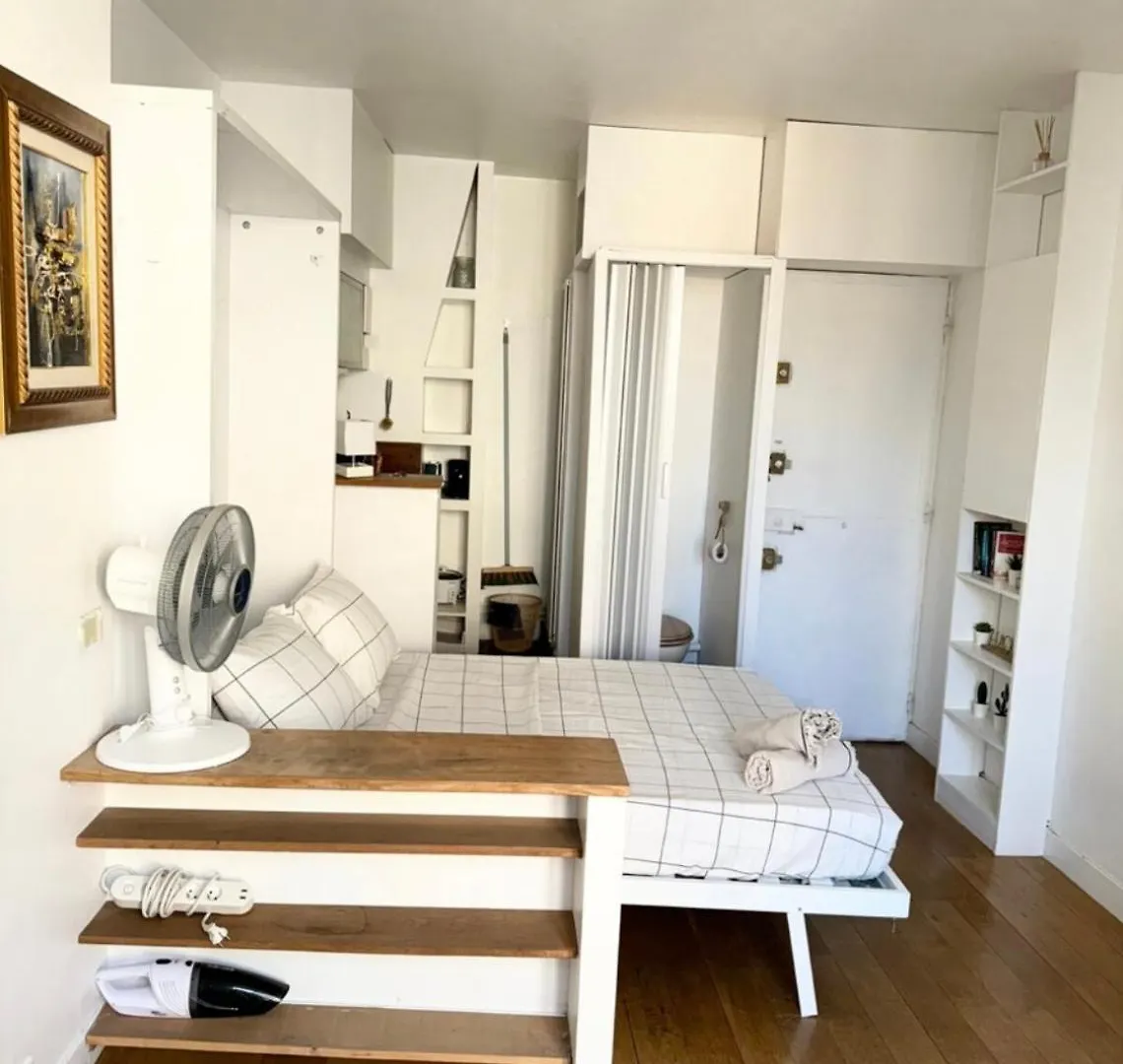 Pantheon Apartment *
